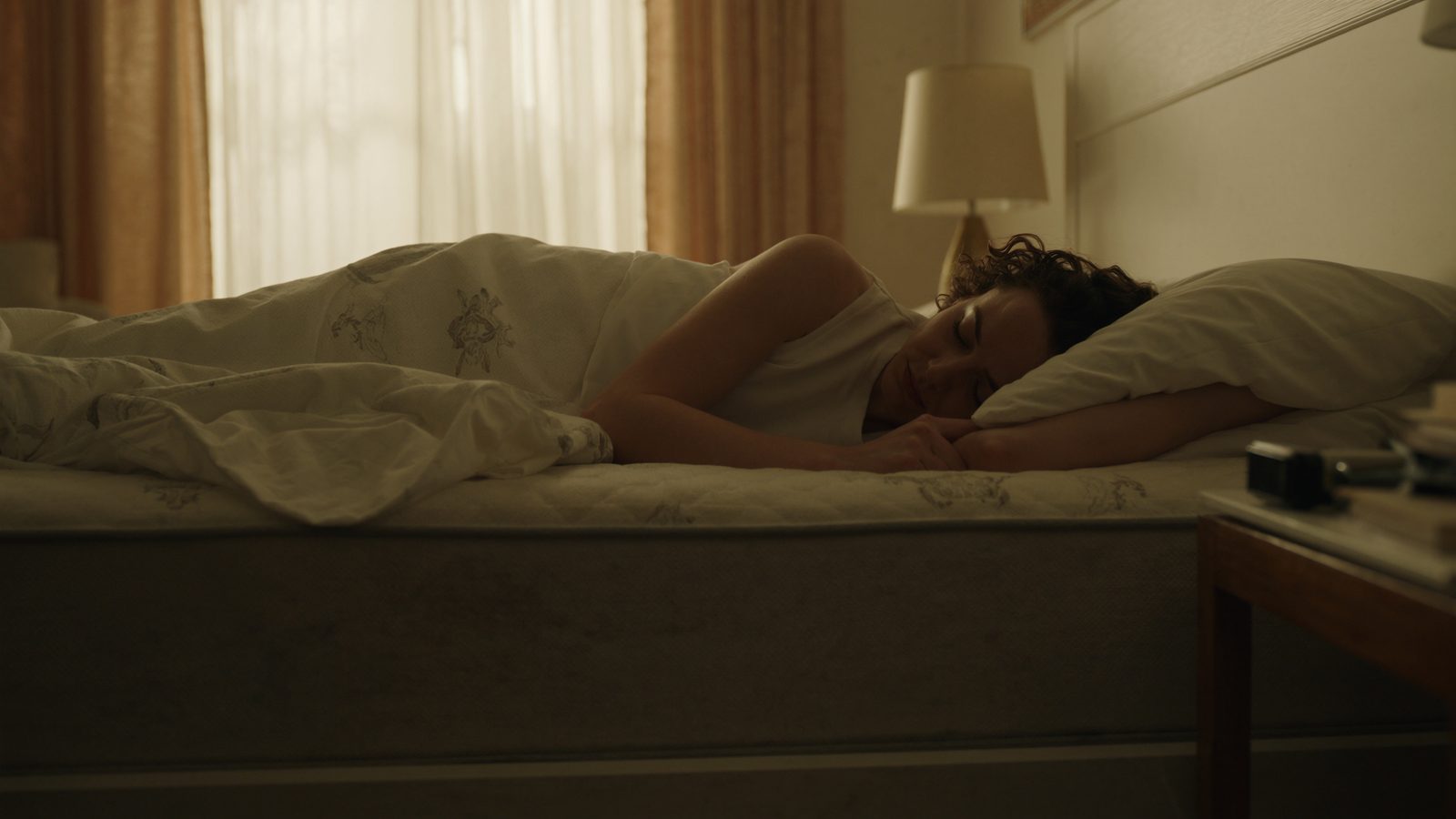 Dormir boca abajo malo espalda cervicales